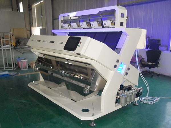Rice color sorter working process